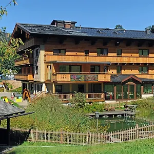 In Out Unterellmau Hotel